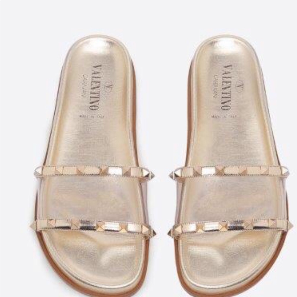 **SALE** Valentino clear PVC rockstud pool sandals